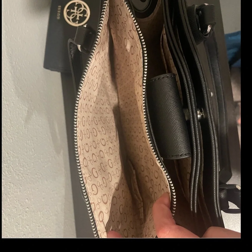 GUESS Elegant Black and Gray Tote - Picture 5 of 5
